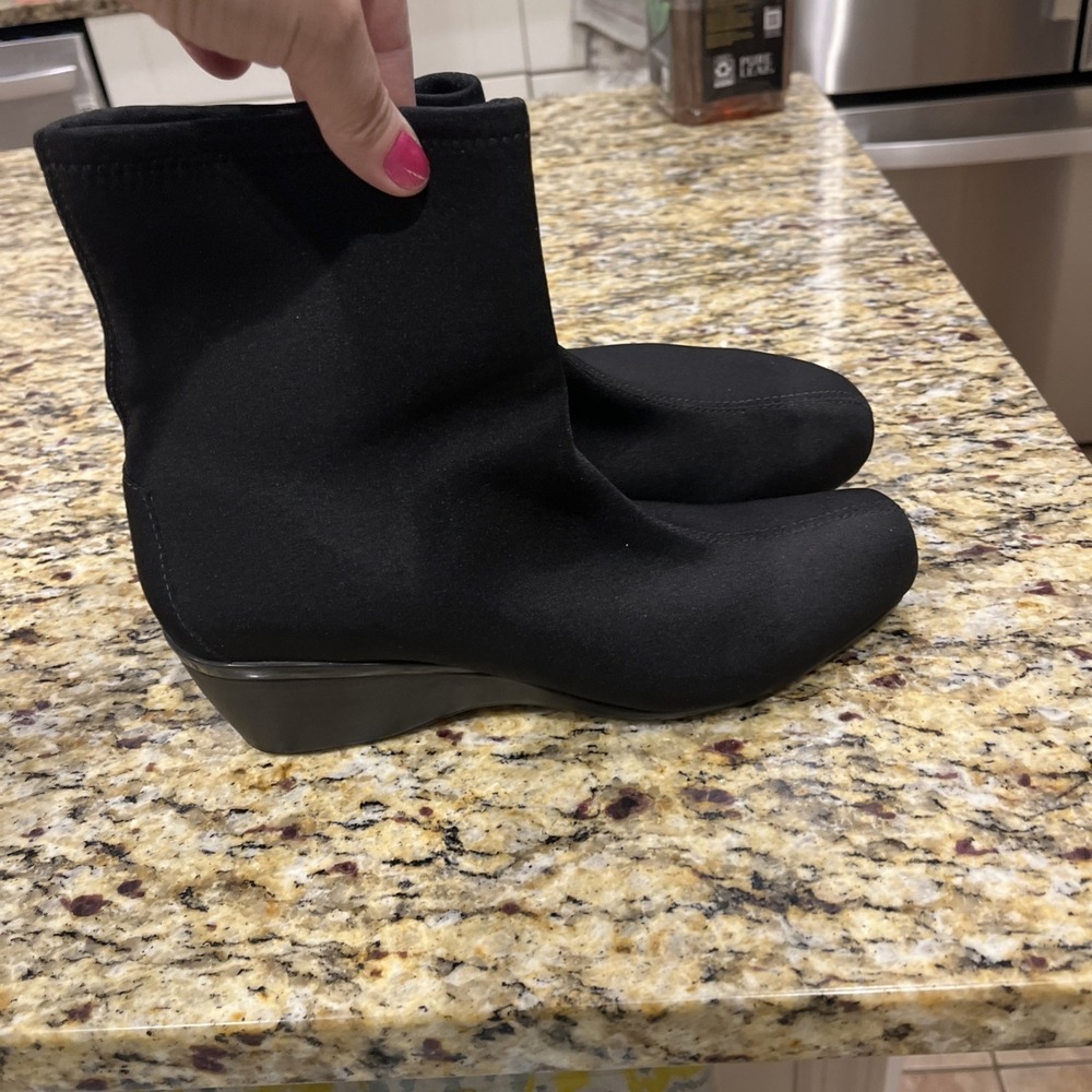 Aetrex black ankle wedge CAROLYN stretch Black SZ 8.5 WOMENS booties